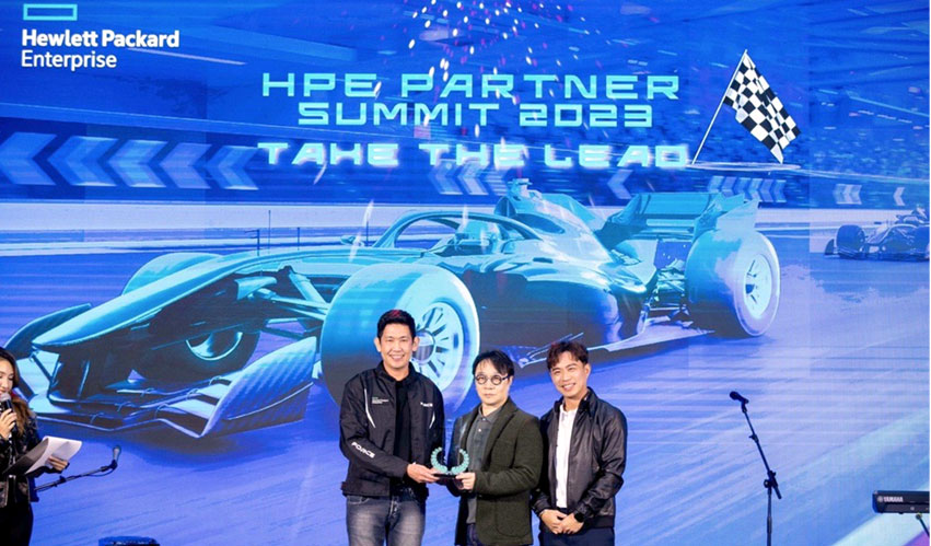 VST ECS (Thailand) garnered 2 awards of Best Distributor of the Year 2022 from HPE